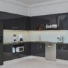 Tủ bếp inox cánh kính Thái Bình chữ L màu ghi hiện đại